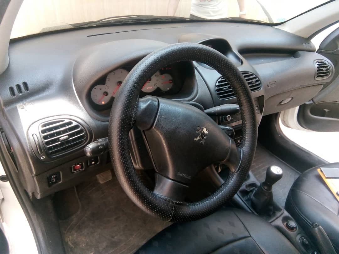 کارشناسی 206 صندوقدار کارشناسی 206 صندوقدار